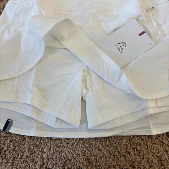 Rhoback white size small active skort - Picture 2 of 3